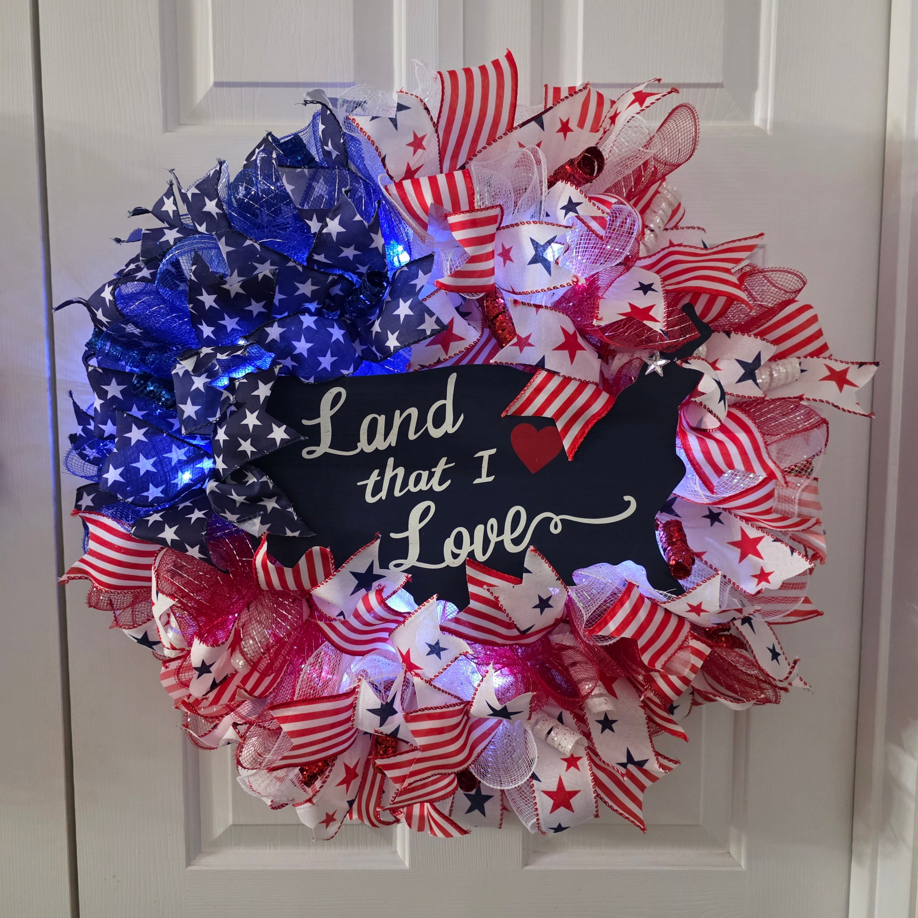 Land That I Love Patriotic Lighted Wreath