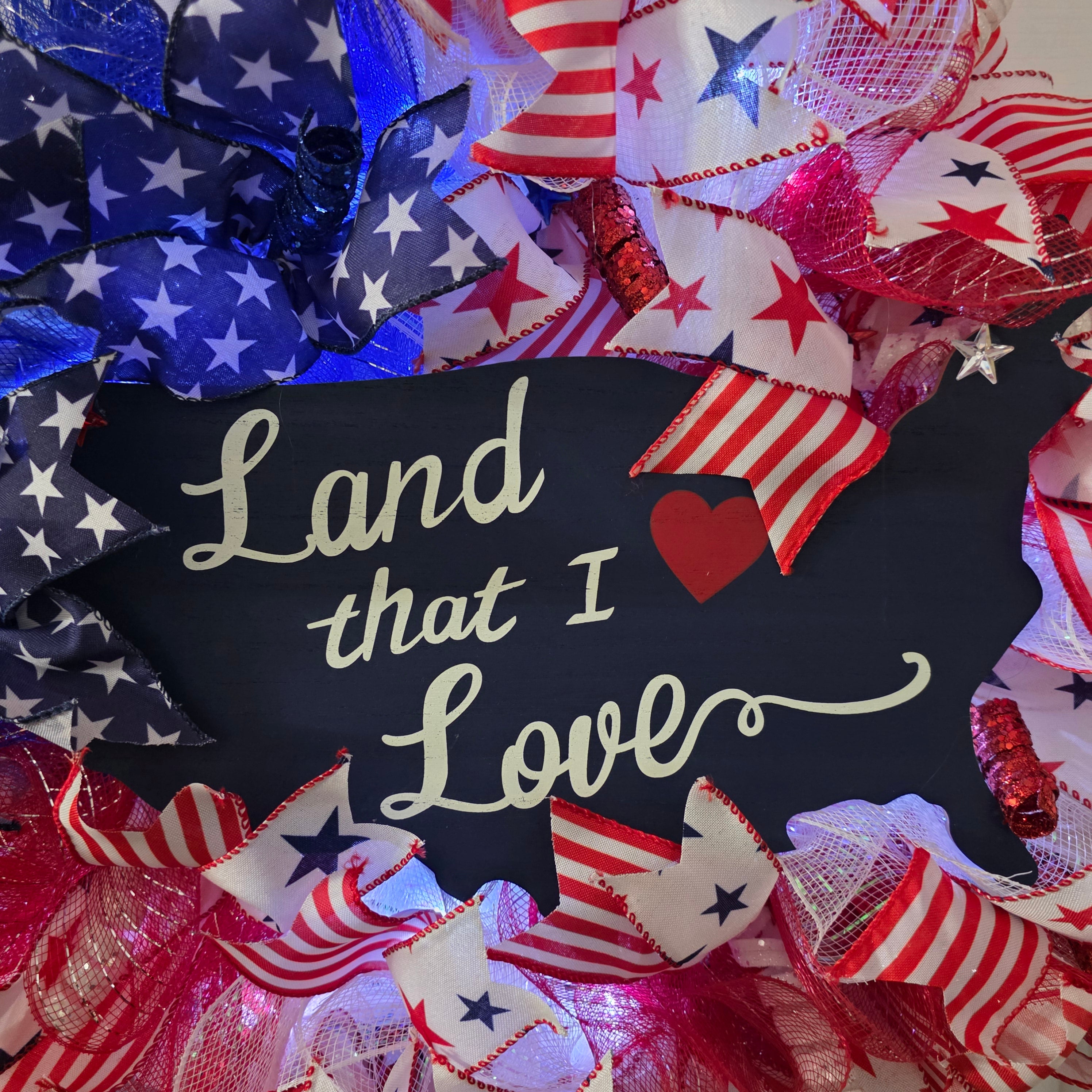 Land That I Love Patriotic Lighted Wreath