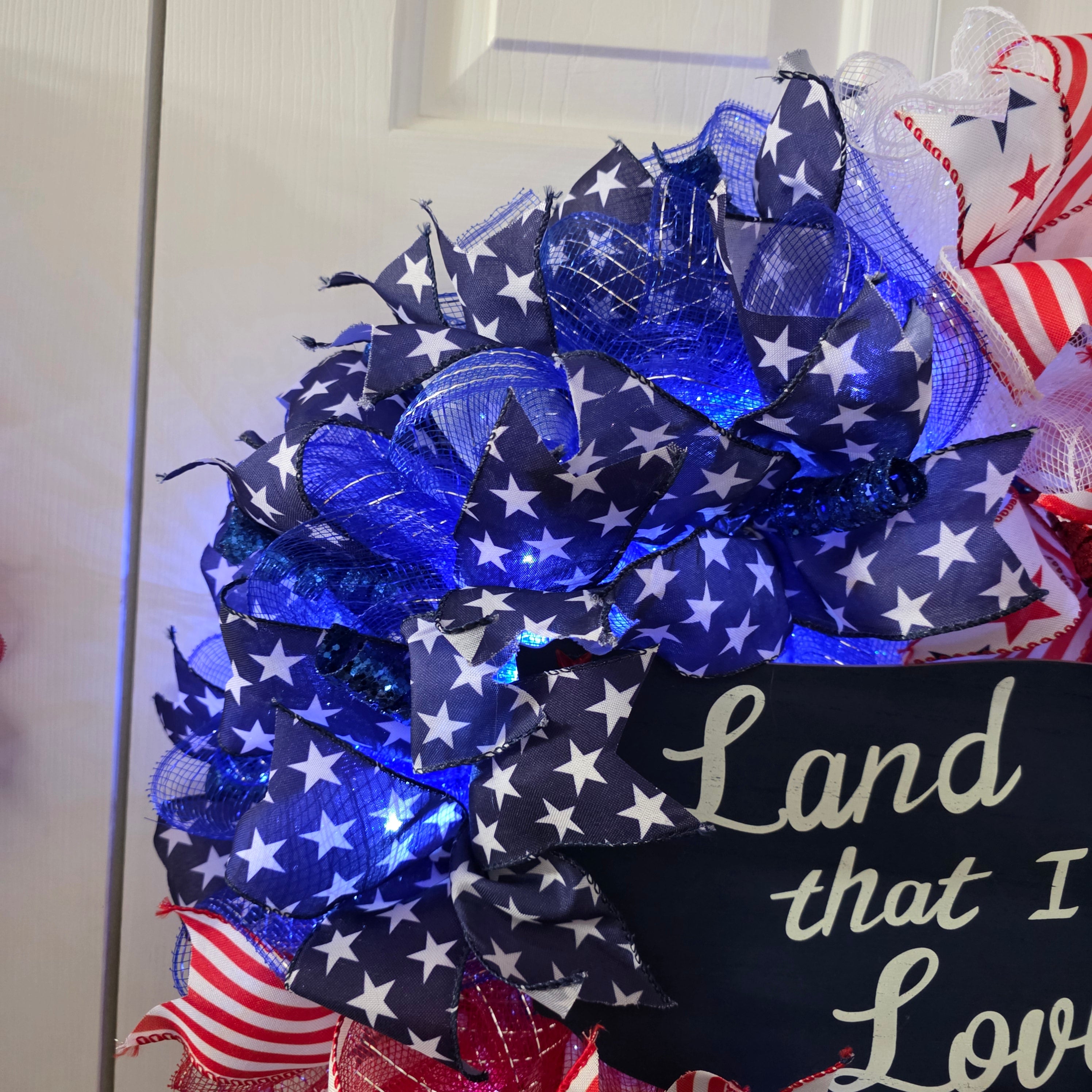 Land That I Love Patriotic Lighted Wreath