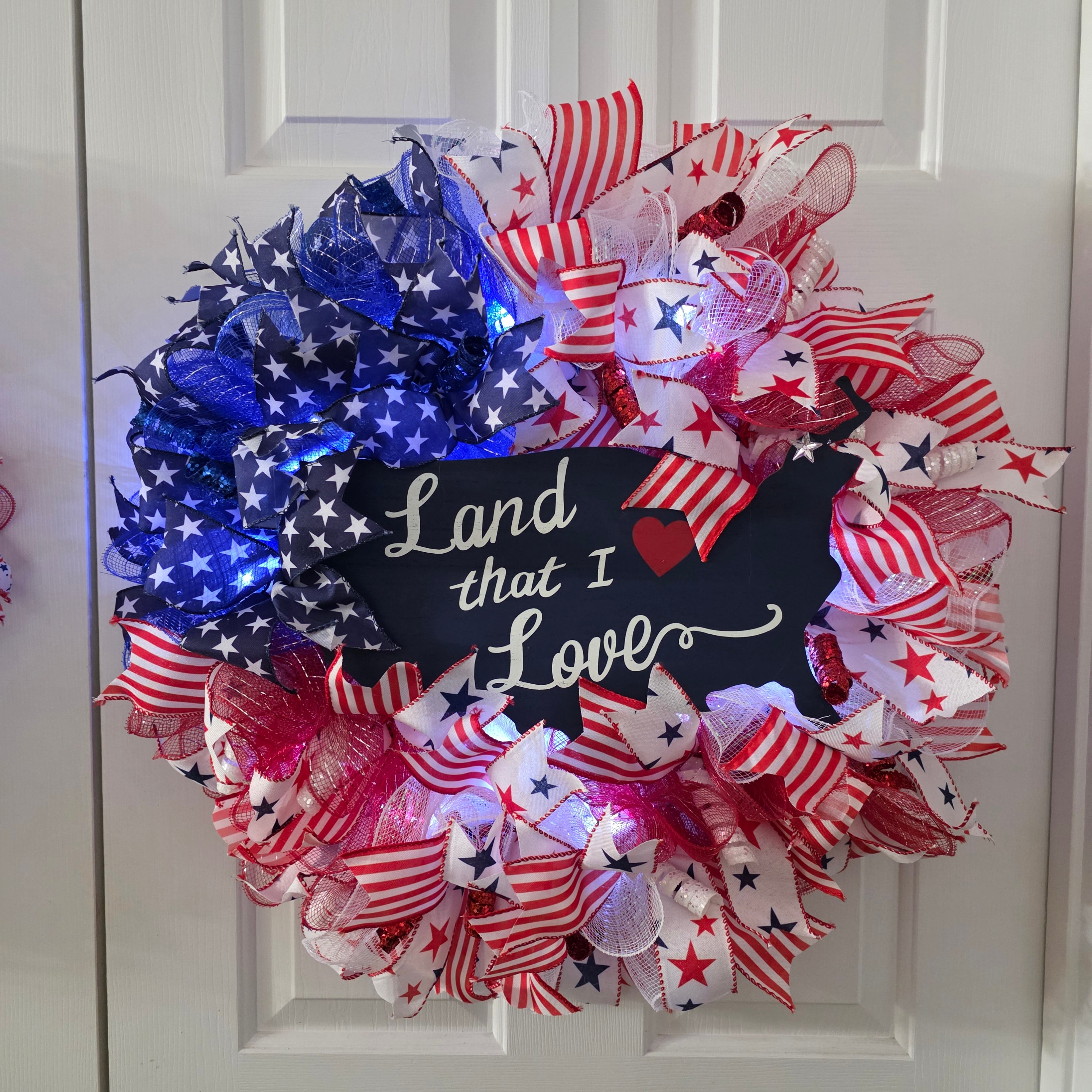 Land That I Love Patriotic Lighted Wreath