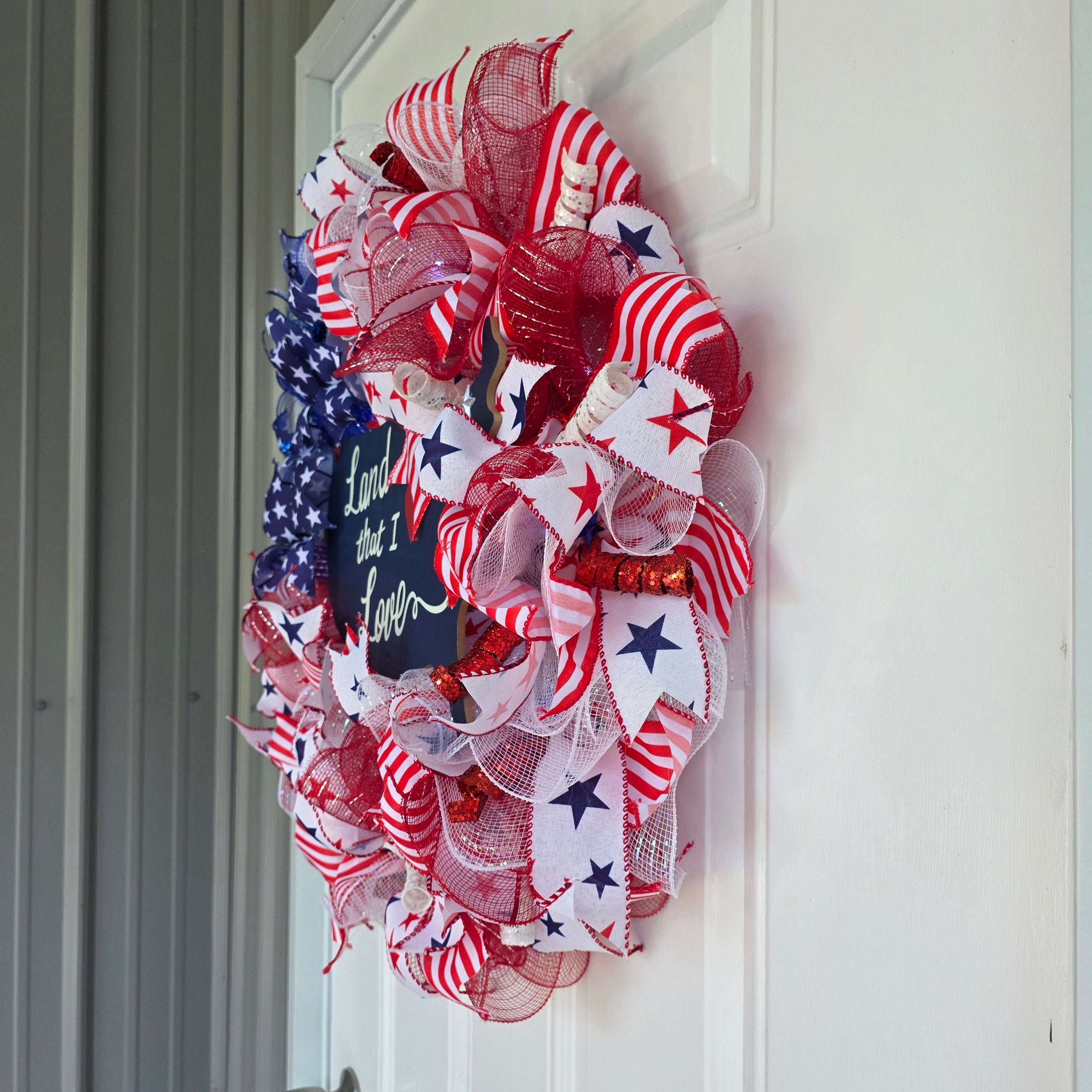 Land That I Love Patriotic Lighted Wreath