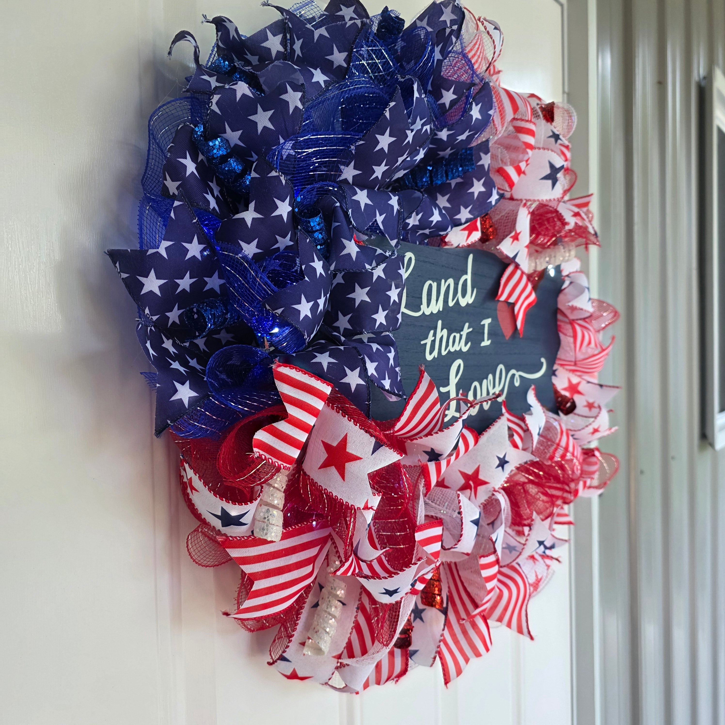Land That I Love Patriotic Lighted Wreath