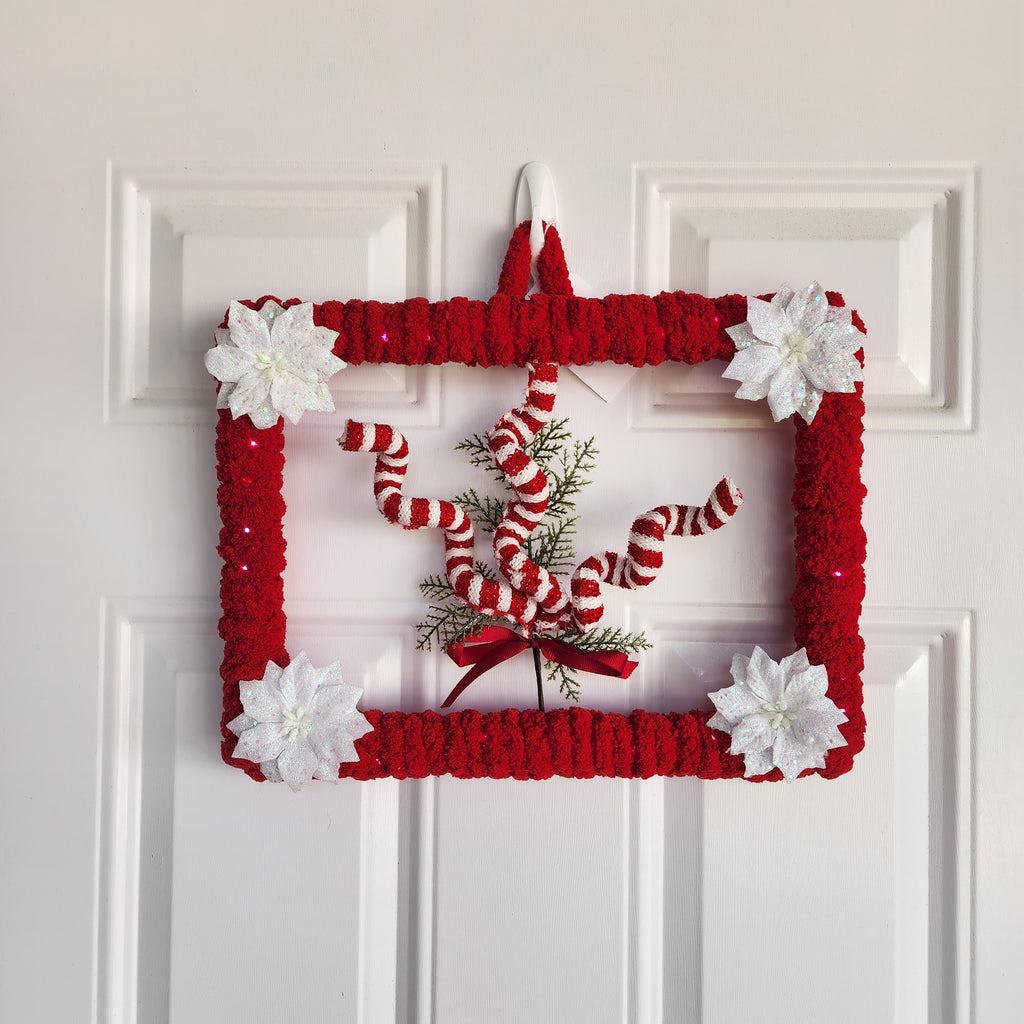 Top corner poinsettia and yarn detail