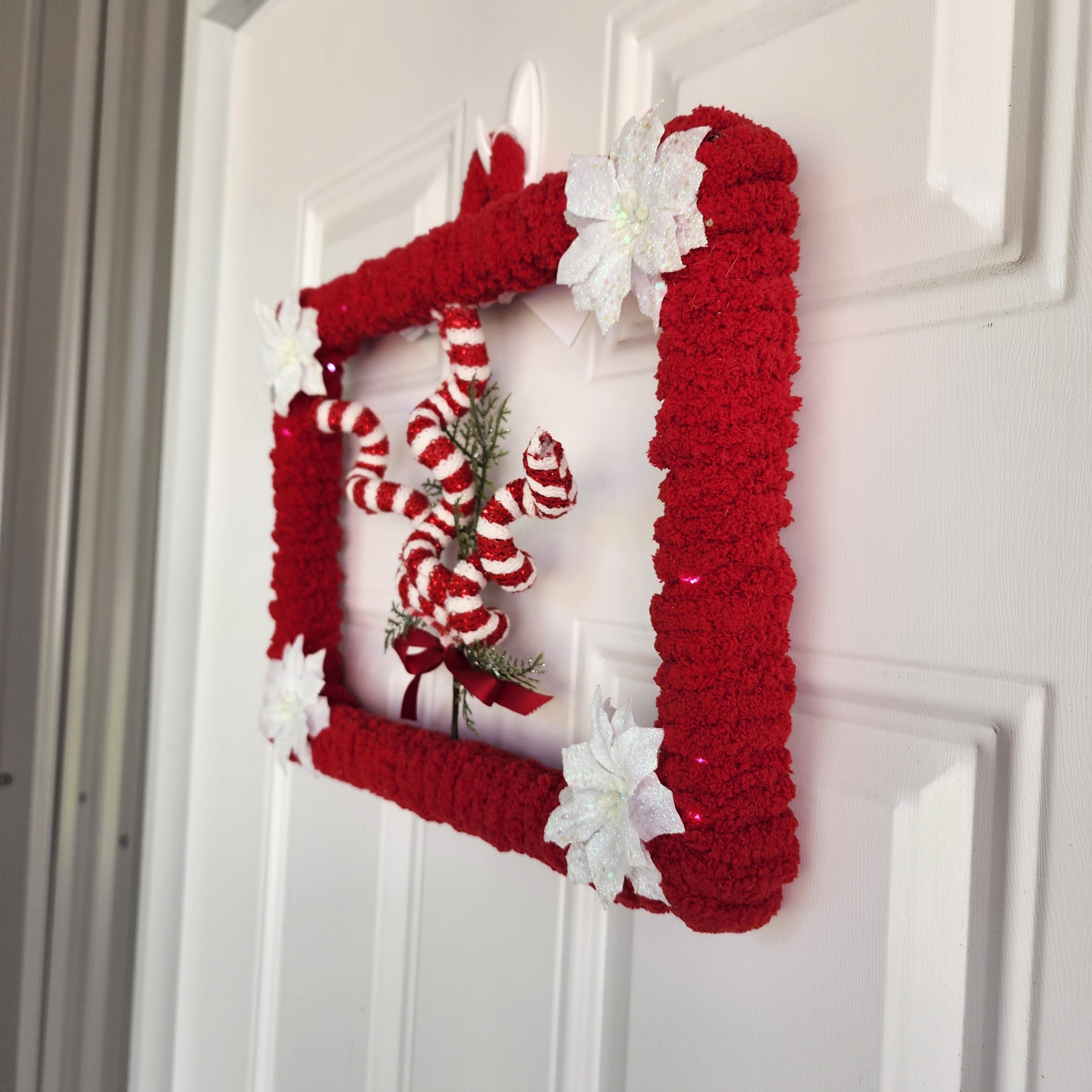 Candy cane snowflake centerpiece close-up