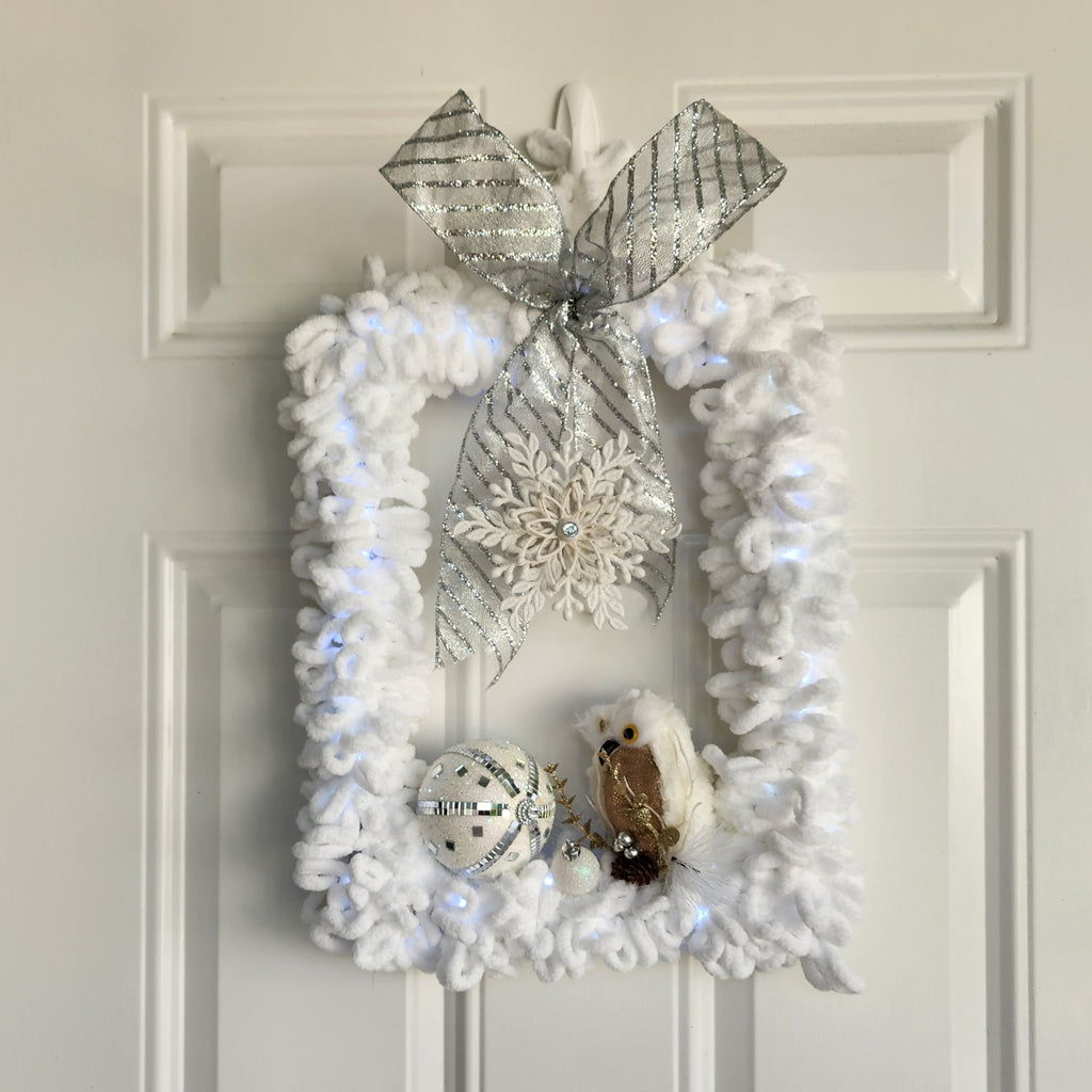 Winter Wonderland Owl Wreath full door view