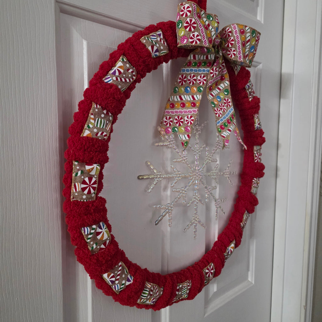 Red Yarn Christmas Wreath front view 2