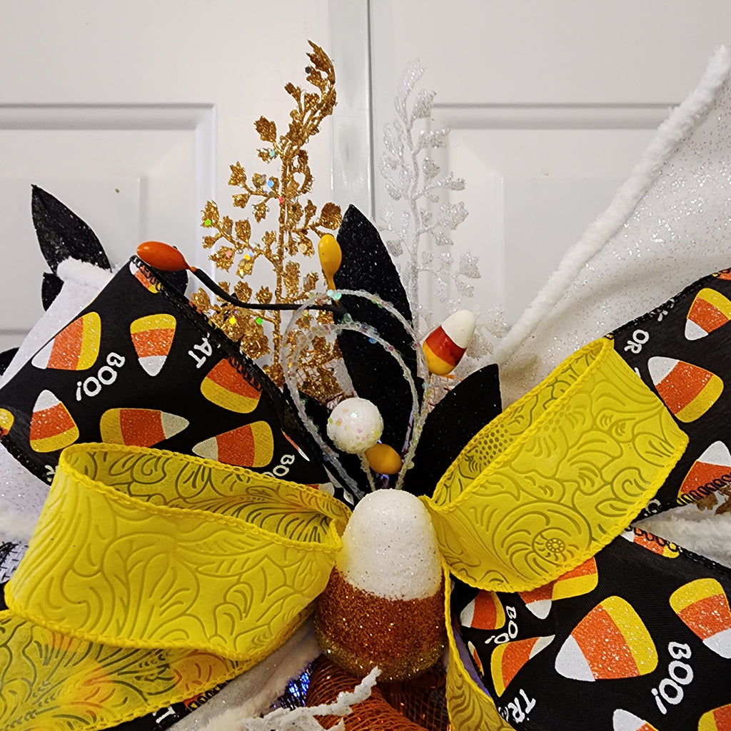 Bottom bow and ribbon streamers