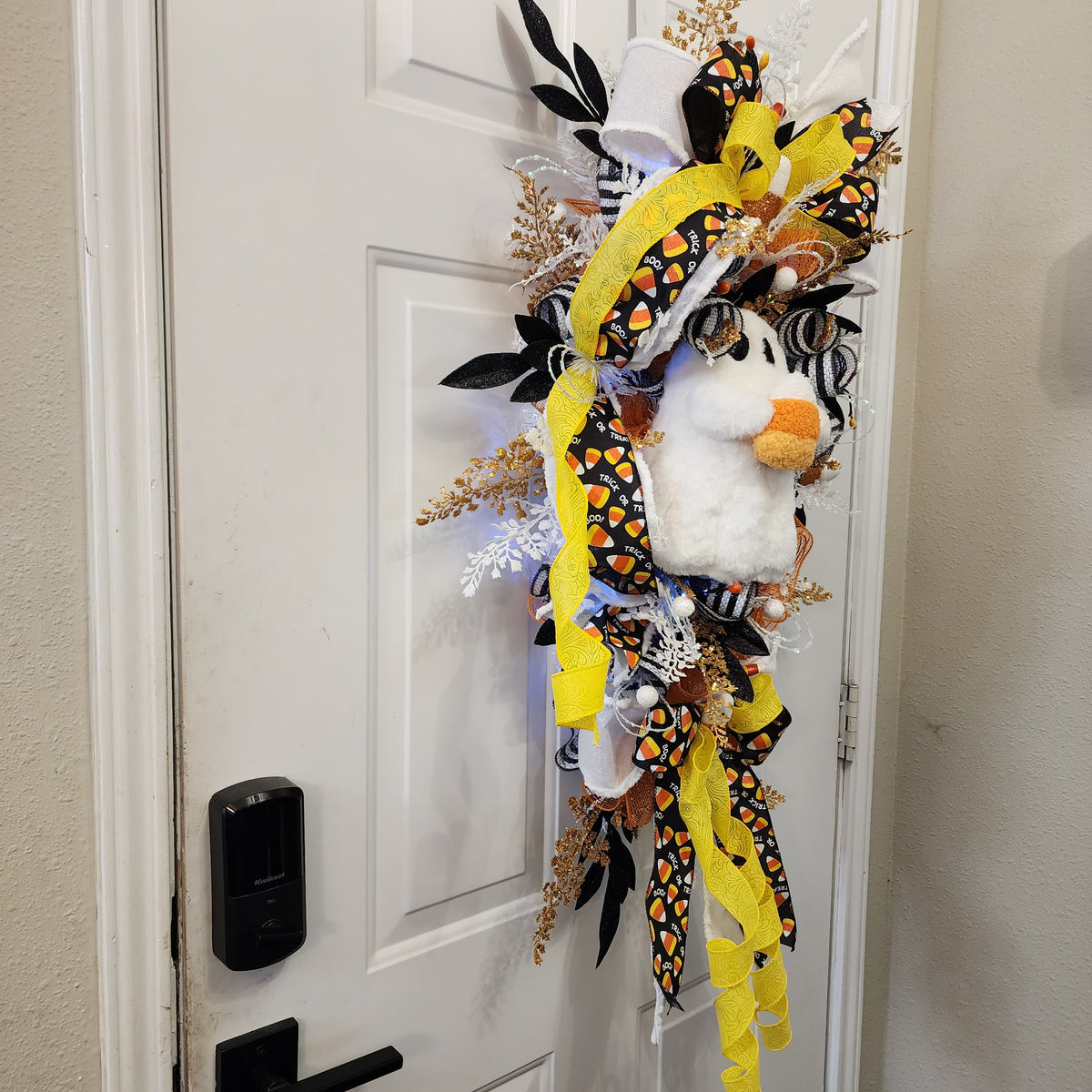 Halloween swag full length on door