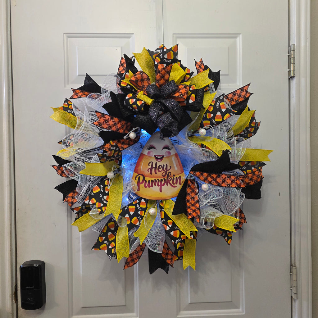 Hey Pumpkin wreath side angle view