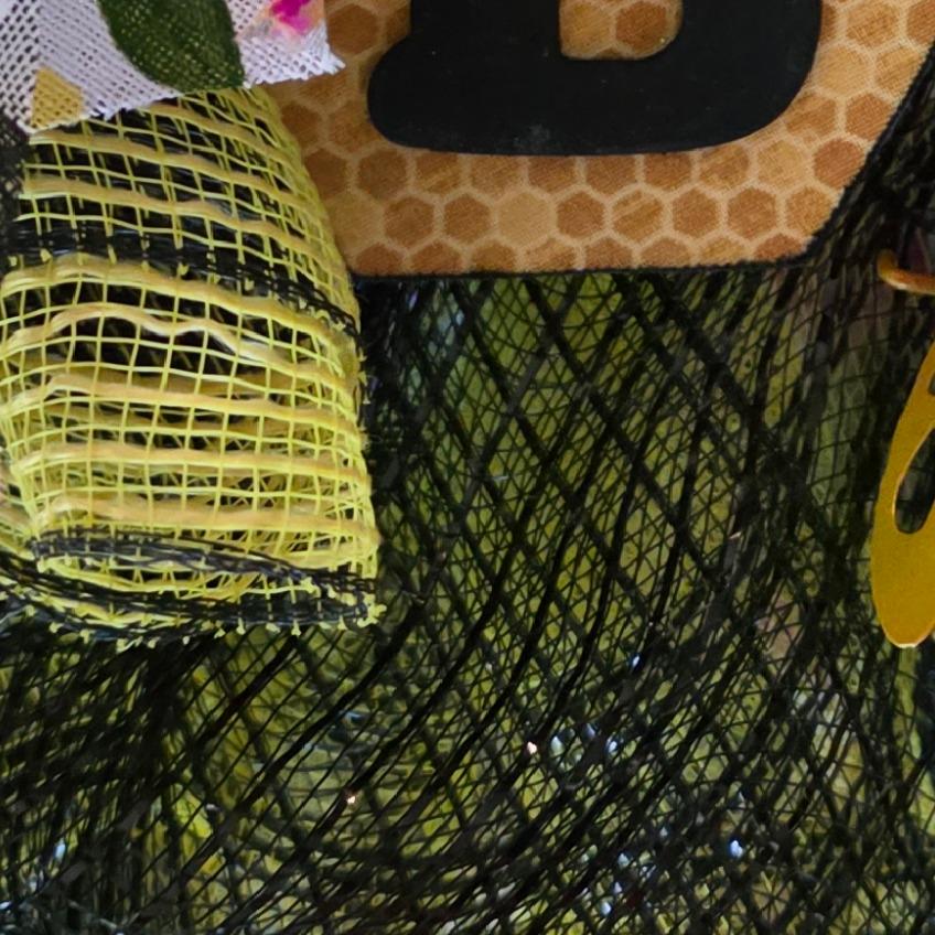 Bee Swag Centerpiece