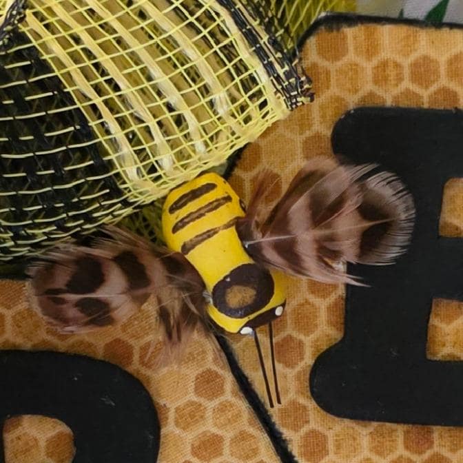 Bee Swag Centerpiece