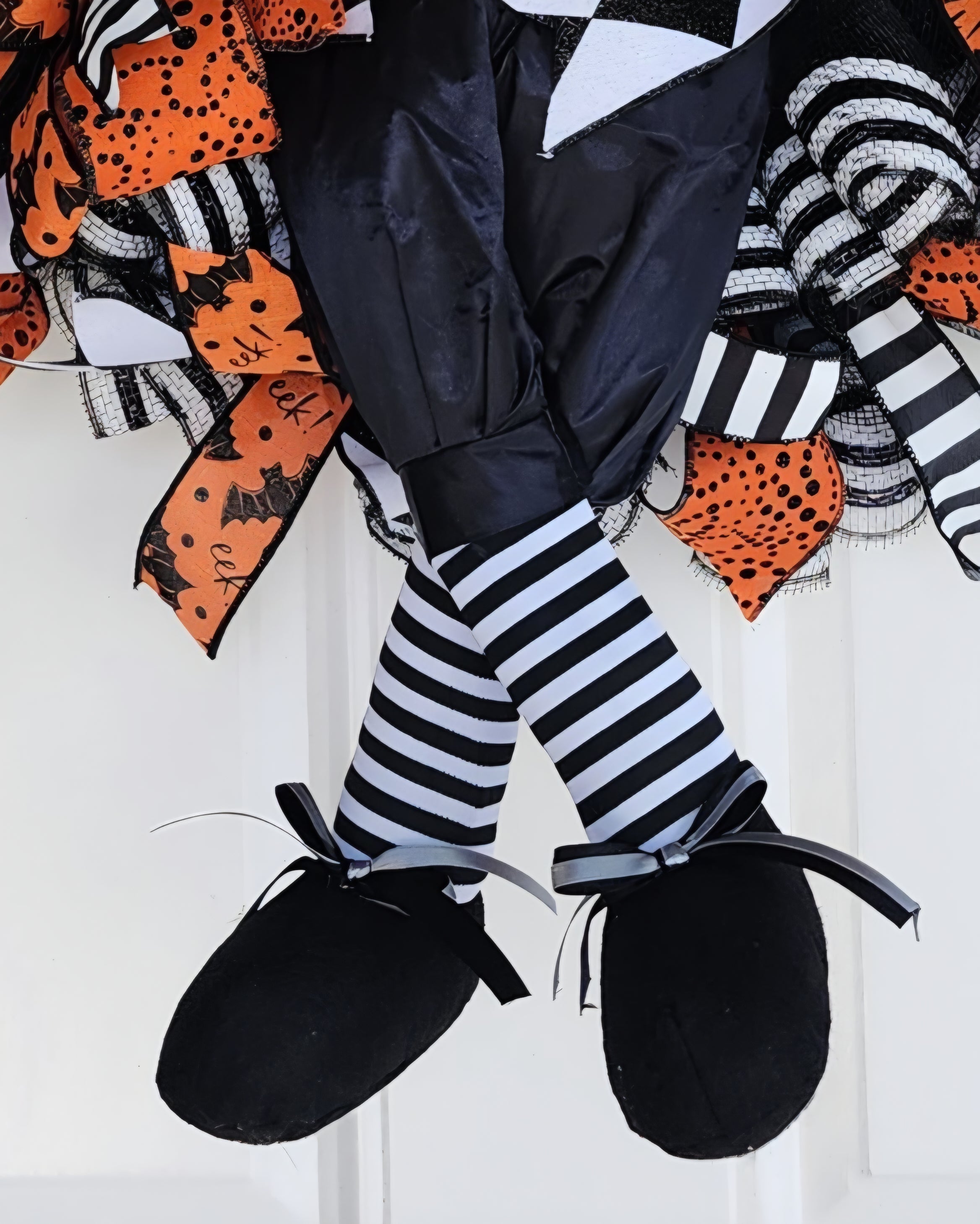 BOO Halloween Witch Cat Wreath - black cat character with witch hat and bow tie