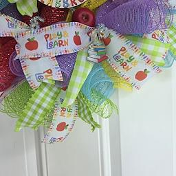 Welcome to the Classroom Play & Learn Wreath - full wreath view 2
