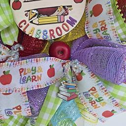 Welcome to the Classroom Play & Learn Wreath - lifestyle view 2