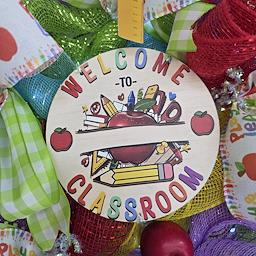 Welcome to the Classroom Play & Learn Wreath - ribbon and mesh detail