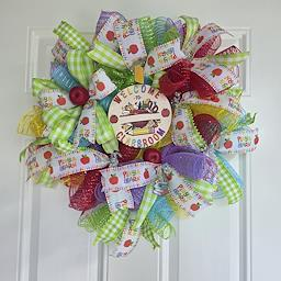 Welcome to the Classroom Play & Learn Wreath - lifestyle view 3