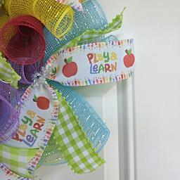 Welcome to the Classroom Play & Learn Wreath - full wreath view 1