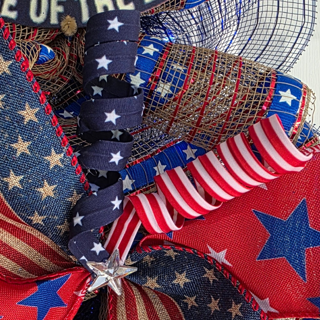 Close-up of navy deco mesh and burlap mesh swirl detail